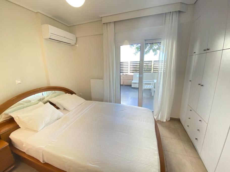 Cozy 2 Room Apartment With Garden Near Athens Air-Port アルテミダ エクステリア 写真