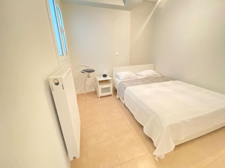 Cozy 2 Room Apartment With Garden Near Athens Air-Port アルテミダ エクステリア 写真