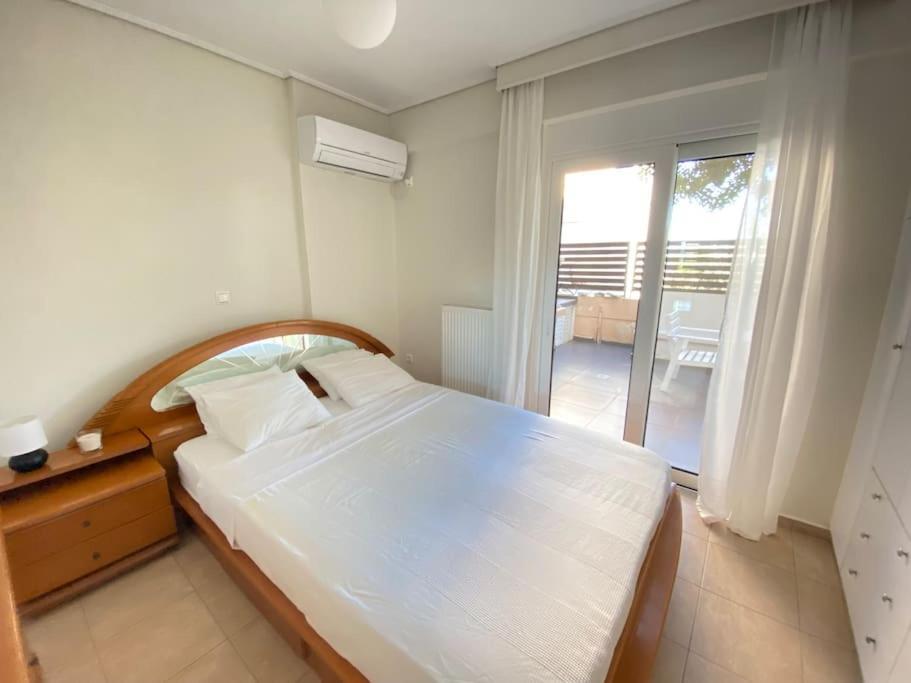 Cozy 2 Room Apartment With Garden Near Athens Air-Port アルテミダ エクステリア 写真