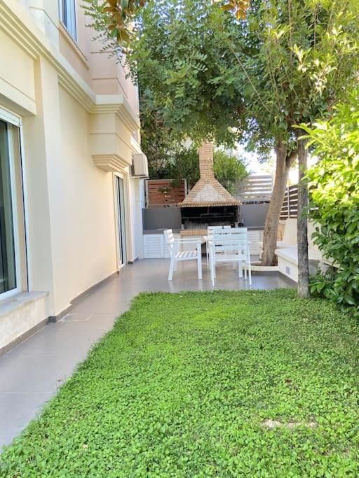 Cozy 2 Room Apartment With Garden Near Athens Air-Port アルテミダ エクステリア 写真