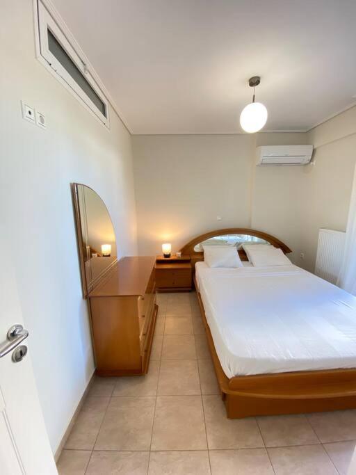 Cozy 2 Room Apartment With Garden Near Athens Air-Port アルテミダ エクステリア 写真