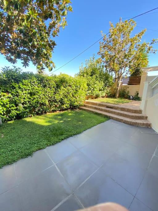 Cozy 2 Room Apartment With Garden Near Athens Air-Port アルテミダ エクステリア 写真
