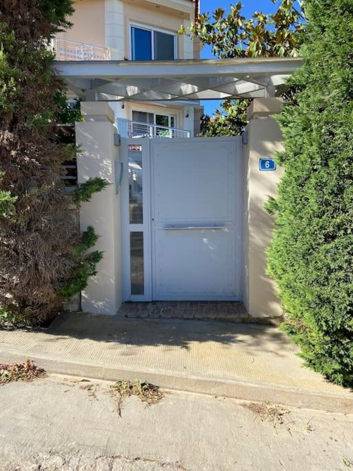 Cozy 2 Room Apartment With Garden Near Athens Air-Port アルテミダ エクステリア 写真